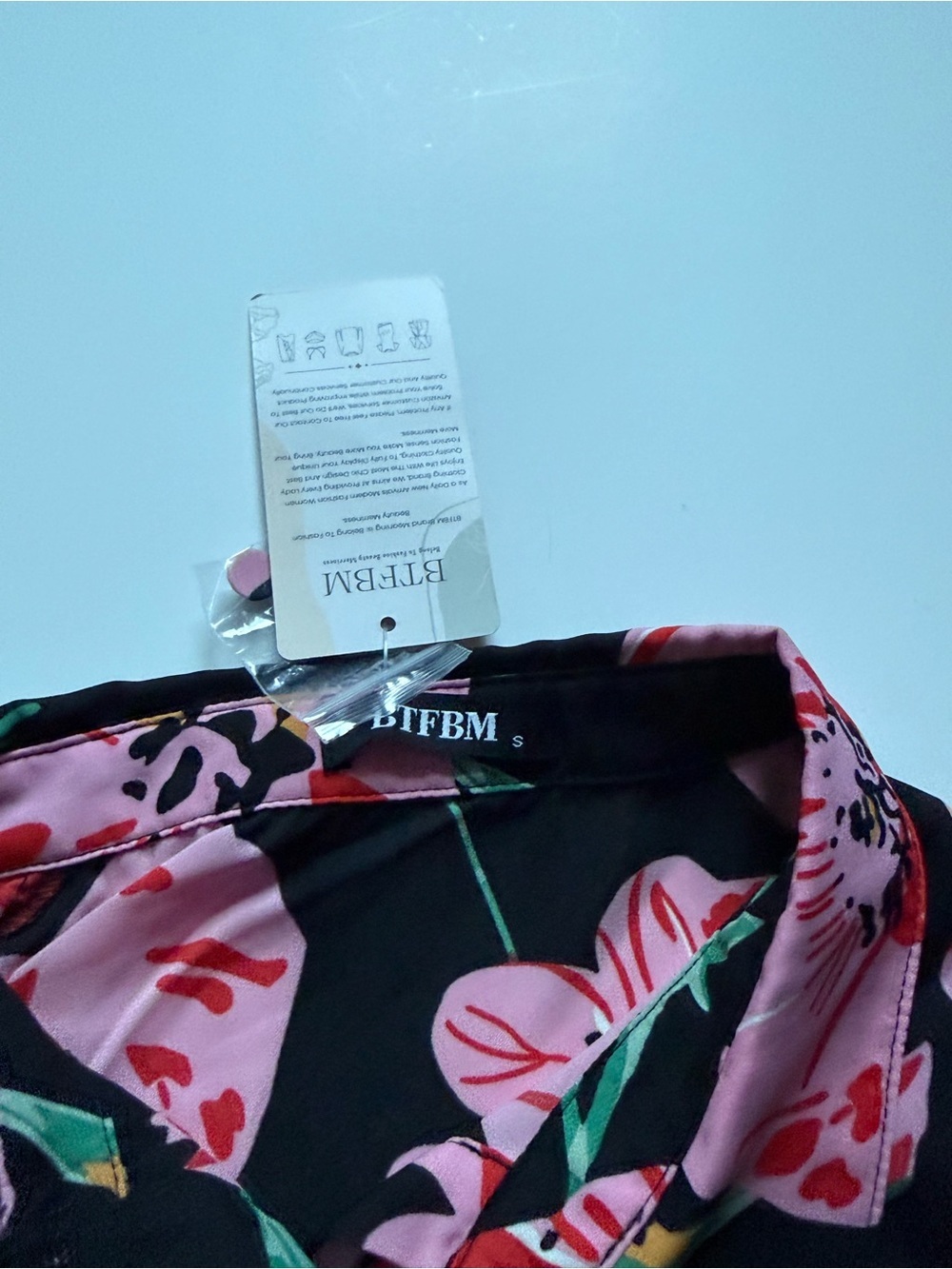 BTFBM Poppy print button down blouse S Small NWT - Picture 8 of 13